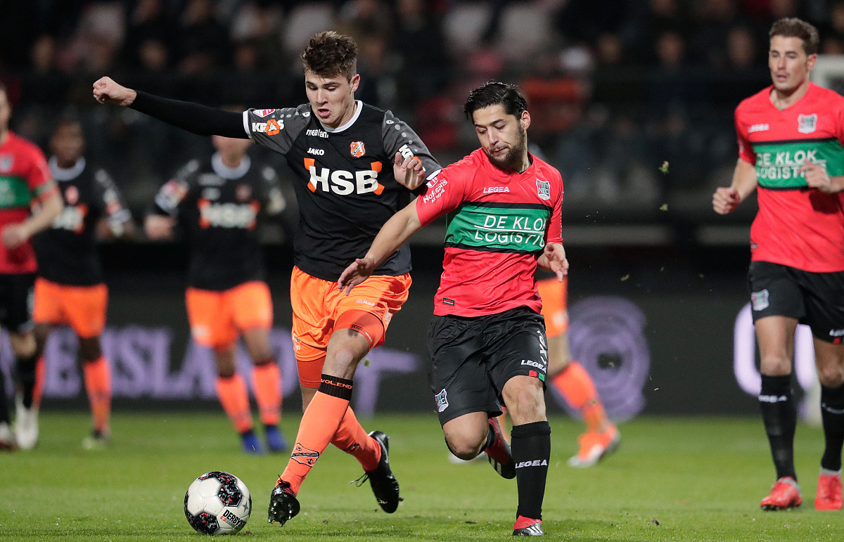 他们通过精 他们通过精