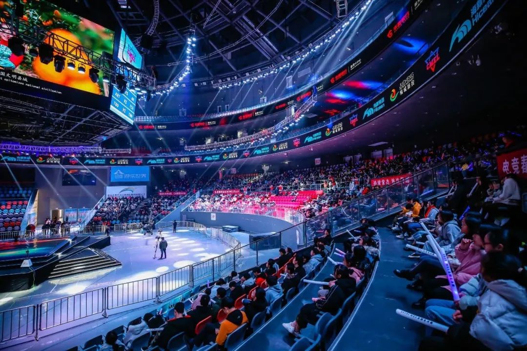 他们不仅成 他们不仅成