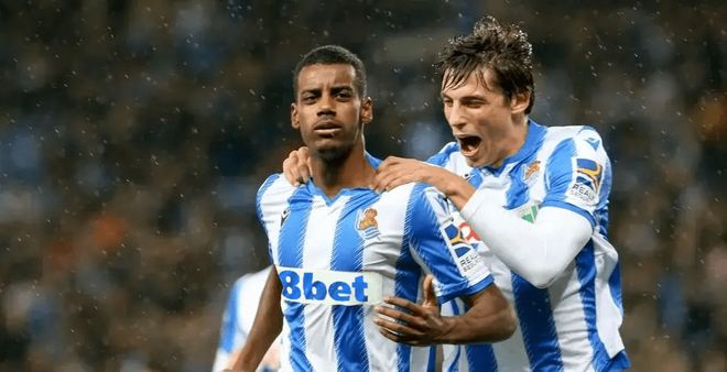 参与游泳运 参与游泳运