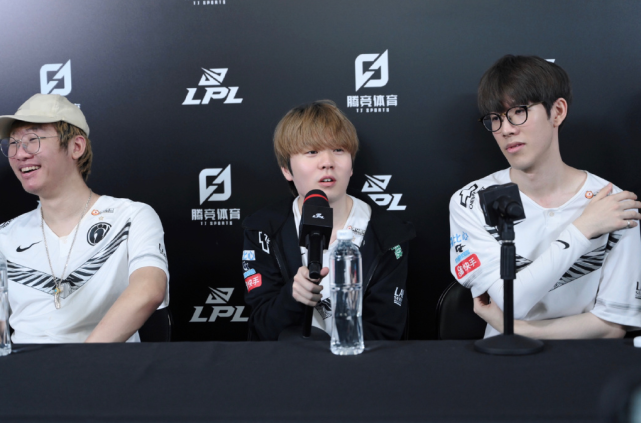 欧锦赛首战 欧锦赛首战